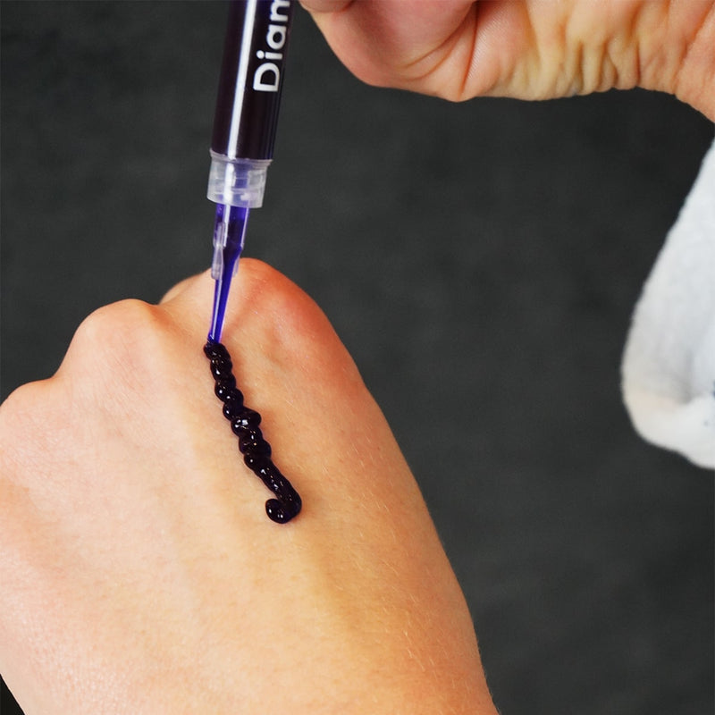 Violetti hampaiden valkaisugeeli käsin Diamond Smile